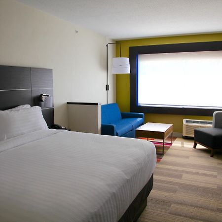 Holiday Inn Express & Suites Oswego By Ihg Екстериор снимка