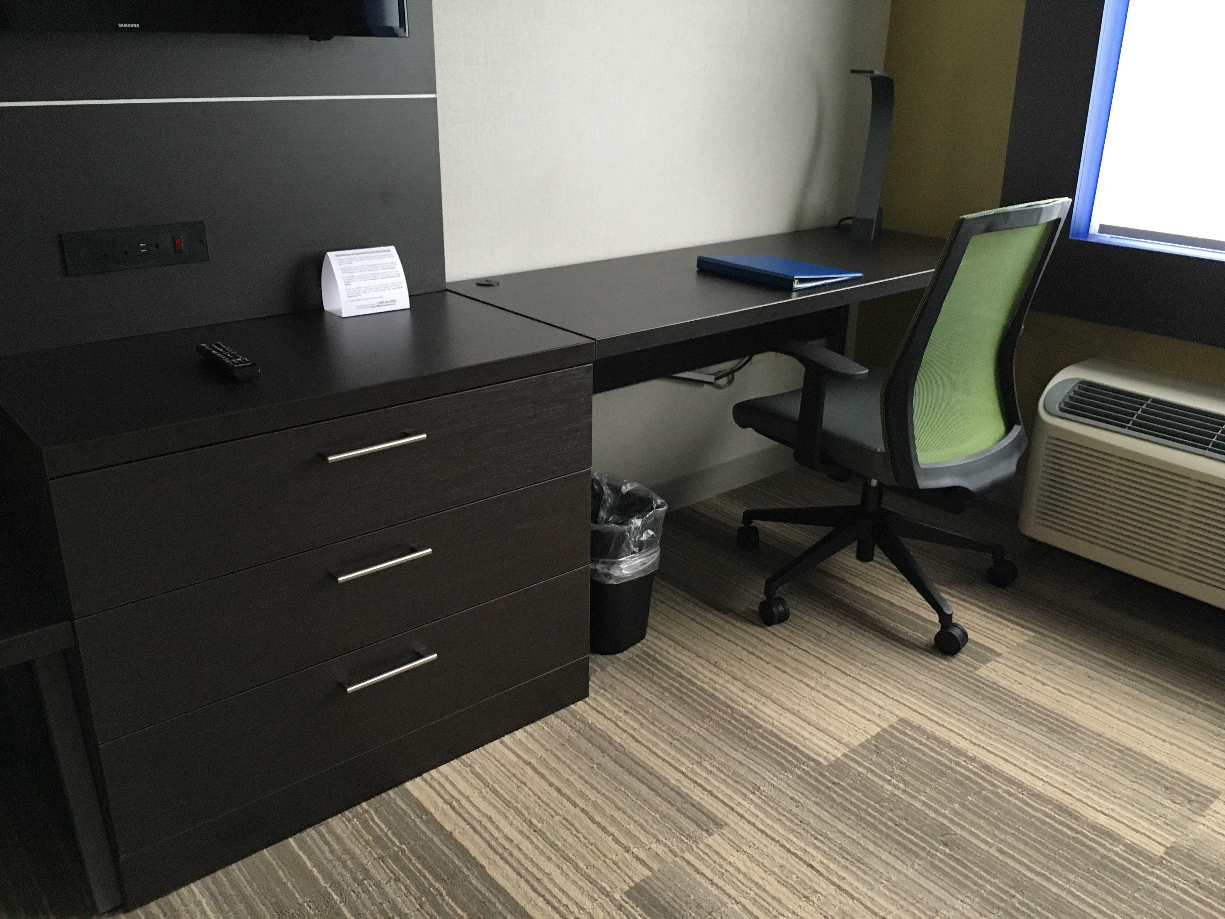 Holiday Inn Express & Suites Oswego By Ihg Екстериор снимка