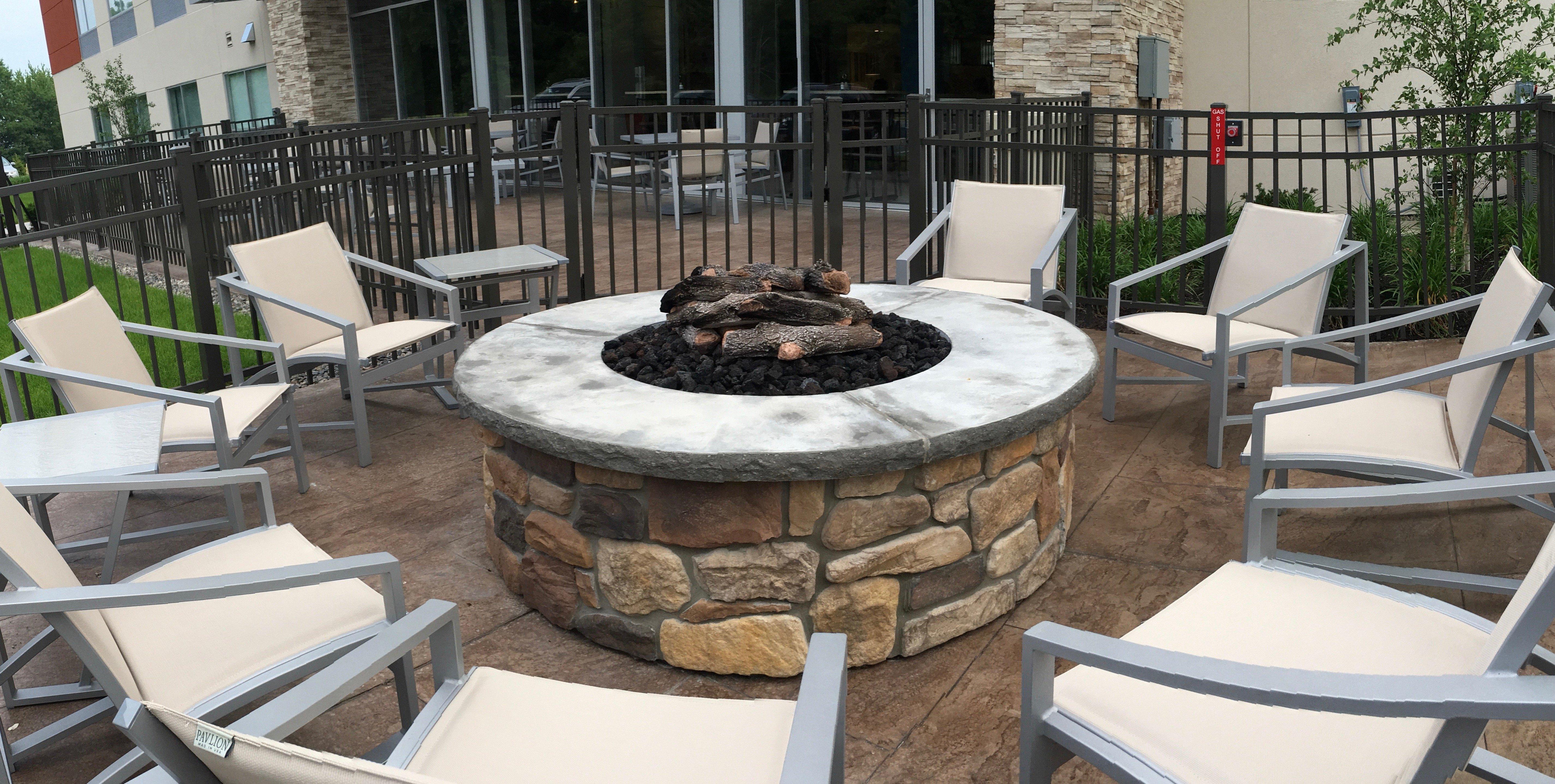 Holiday Inn Express & Suites Oswego By Ihg Екстериор снимка