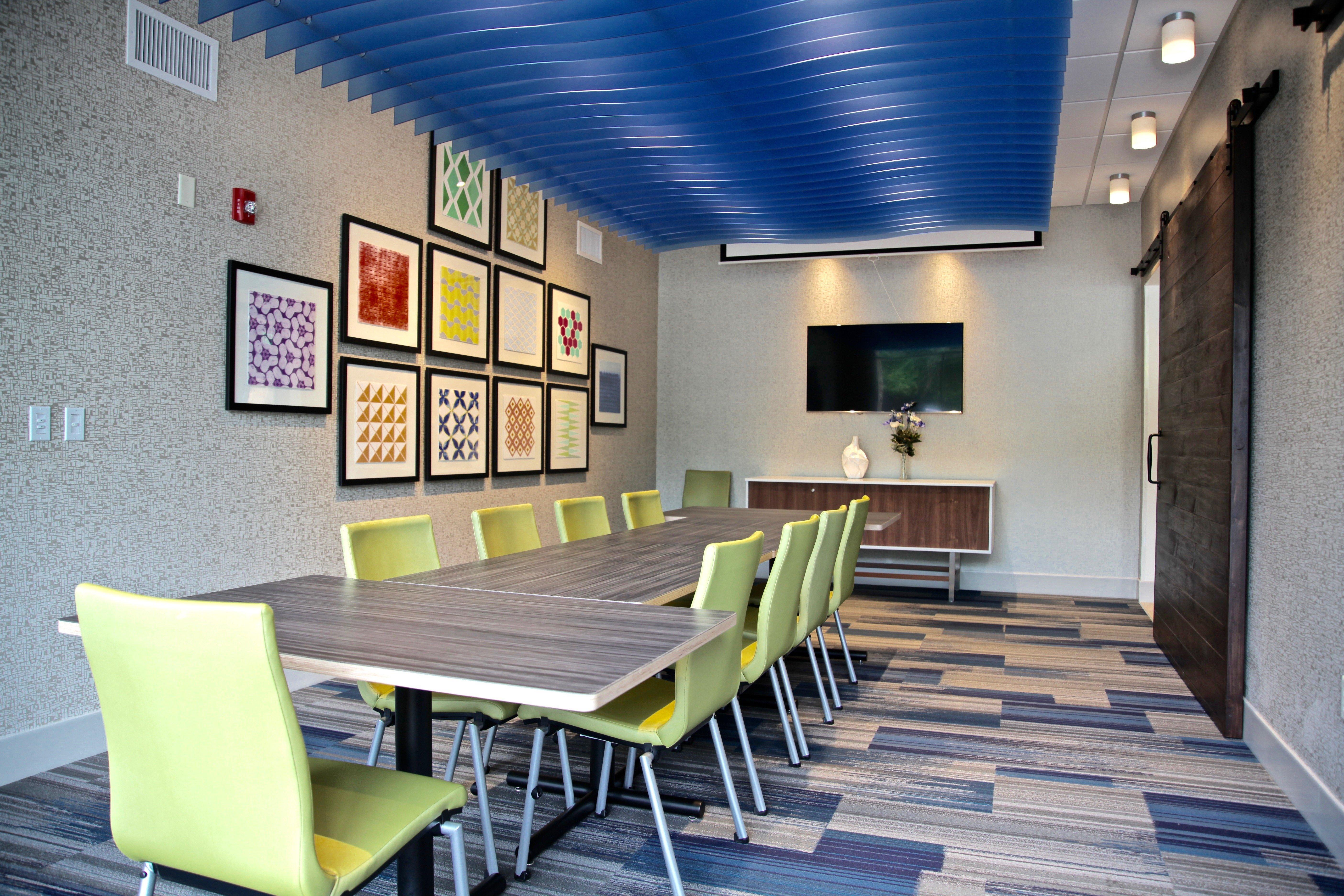 Holiday Inn Express & Suites Oswego By Ihg Екстериор снимка