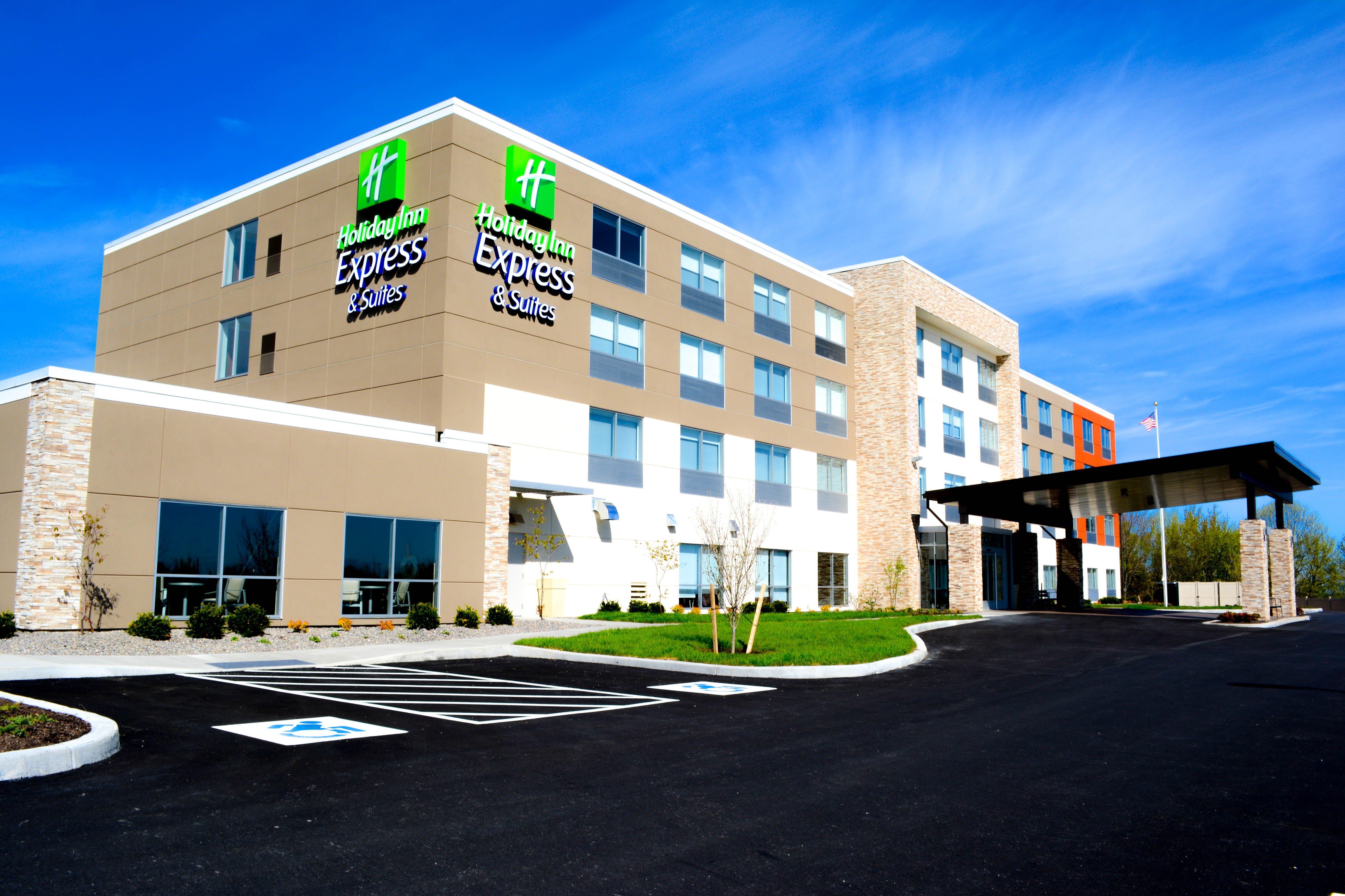 Holiday Inn Express & Suites Oswego By Ihg Екстериор снимка
